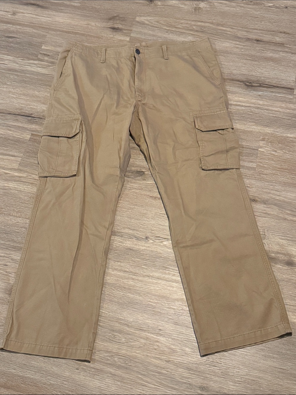 Old Navy Men’s Tan Cargo Pants with Utility Pockets